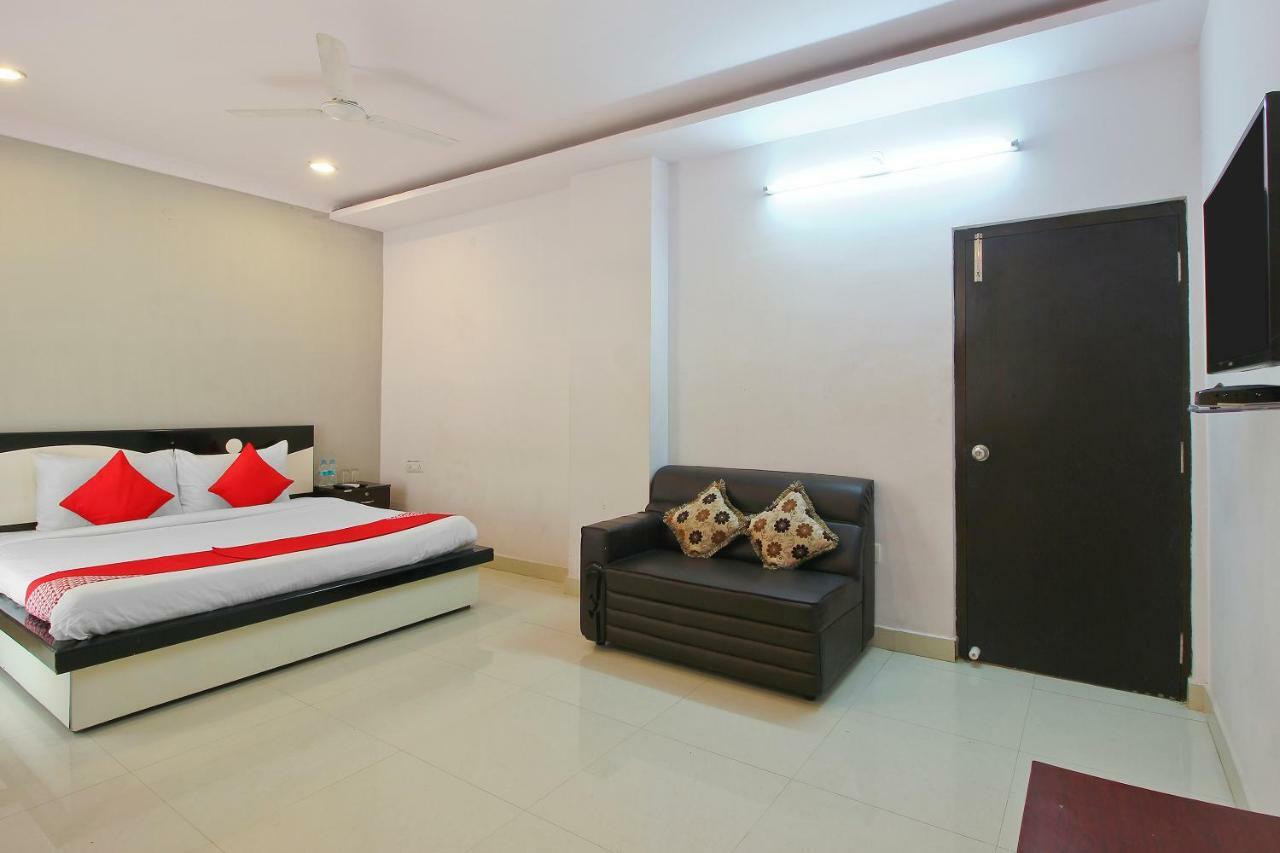 Hotel Oyo Flagship 463 Banjara Hills Hyderabad Exterior foto